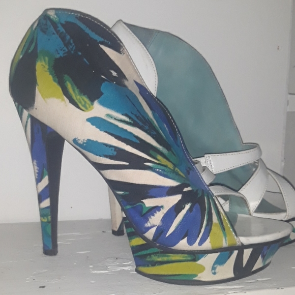💙💚COLOR heels - Picture 3 of 3